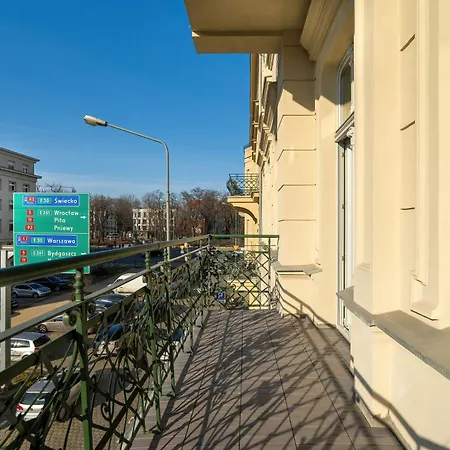 Stylowe W Centrum Poznania By Renters 아파트